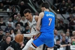 NBA历史仅2人季后赛场均至少命中1记三分送2记盖帽：切特、文班